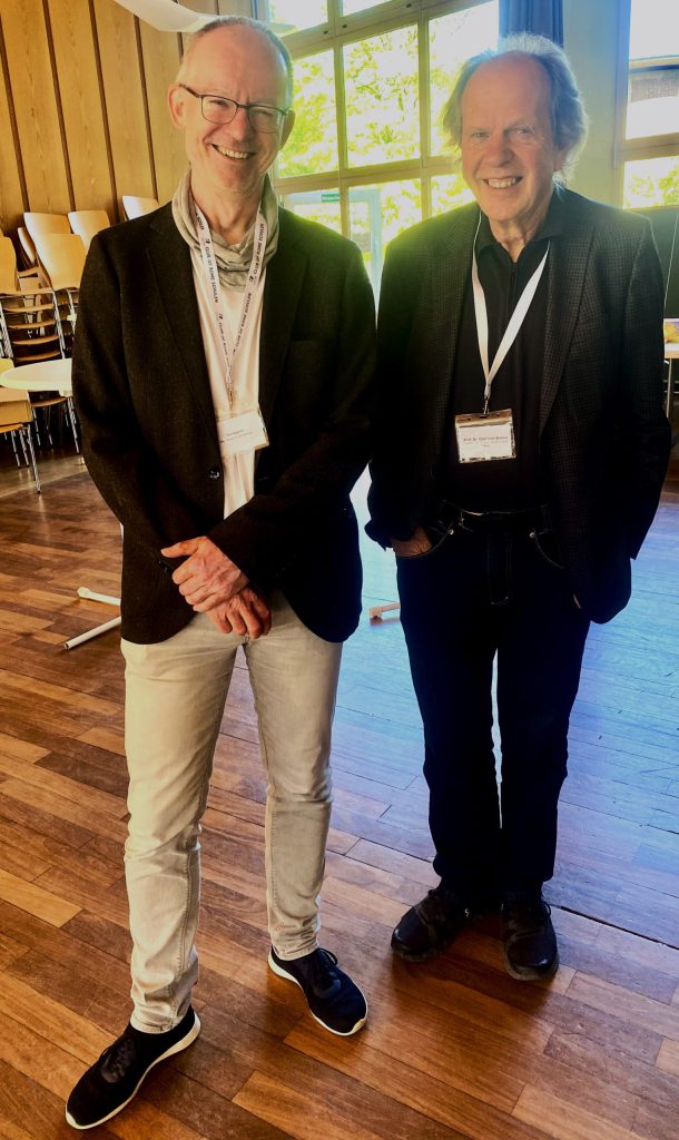 Schulleiter Tim Hagener und Axel Burow